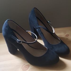 Chinese Laundry Black Heels (8.5)